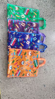 Sacs de magasinage recyclés personnalisés de différentes tailles, fabriqués avec des matériaux écologiques